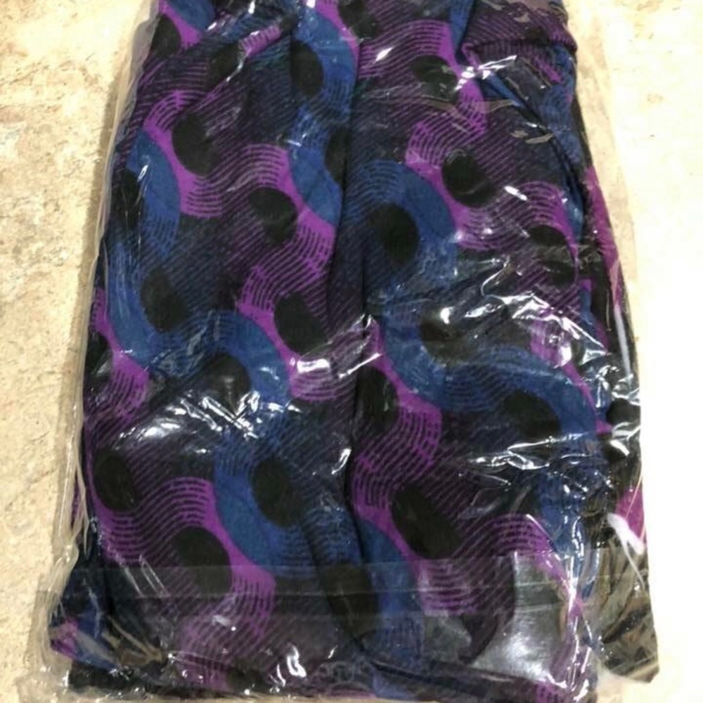 LuLaRoe OS leggings size 0-10